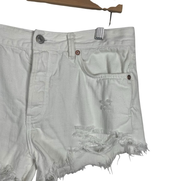Free People Loving Good Vibrations Denim Shorts in White Size 28 - Picture 10 of 16
